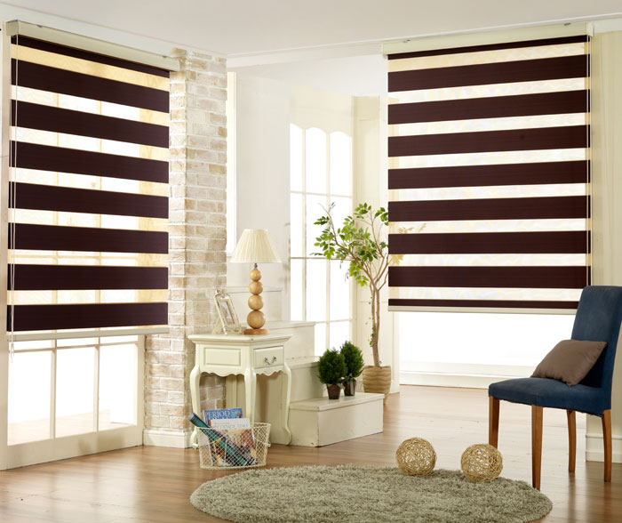 Sử dụng rèm cầu vồng cho không gian phòng khách